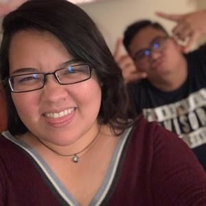 Meet your Posher, Chloe